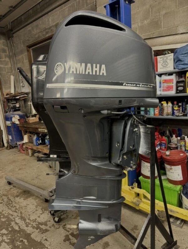 2014 Yamaha F300 DEC 4.2L V6 Outboard Engine